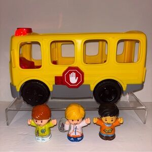 Fisher-Price Little People Yellow School Bus with Lights and Sounds plus Figures